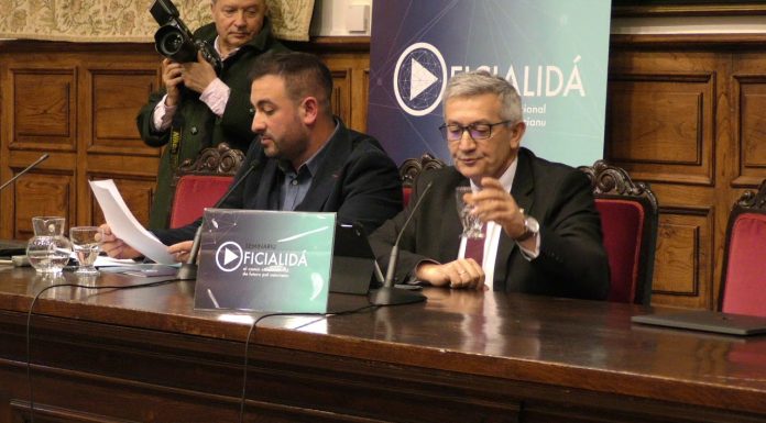 Inauguración del Seminariu Oficialidá, el camín constitucional de futuru pal asturianu