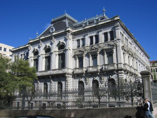 Iniciativa pol Asturianu pide que l’asturianu tea presente na negociación presupuestaria pa que l’idioma recupere tarrén dempués d’una década de recortes