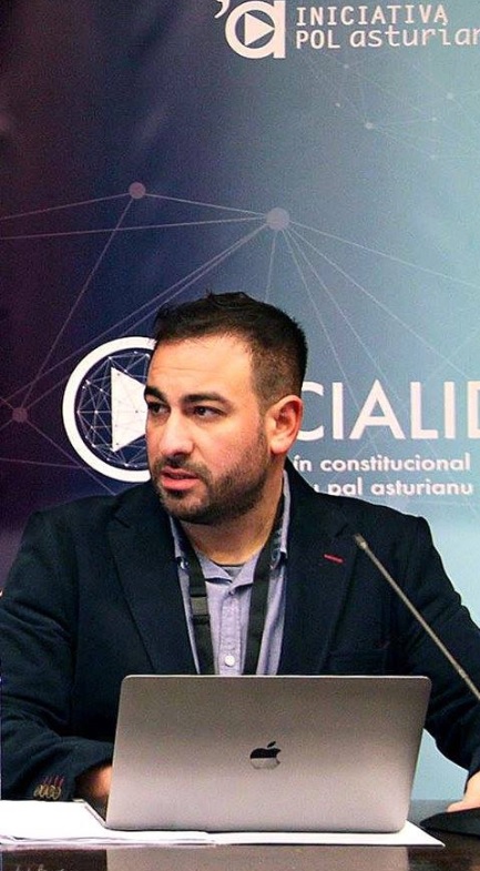 Conferencia d’Inaciu Galán en Xixón