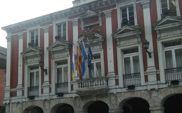 Iván Llera: «Dende Iniciativa pol Asturianu llamentamos esta postura del PP escontra cualquier llexislación que permita l’usu llibre del asturianu nos conceyos»