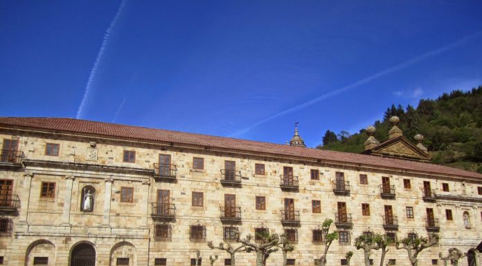 Iniciativa pol Asturianu anima a los Paradores Nacionales a usar la toponimia oficial