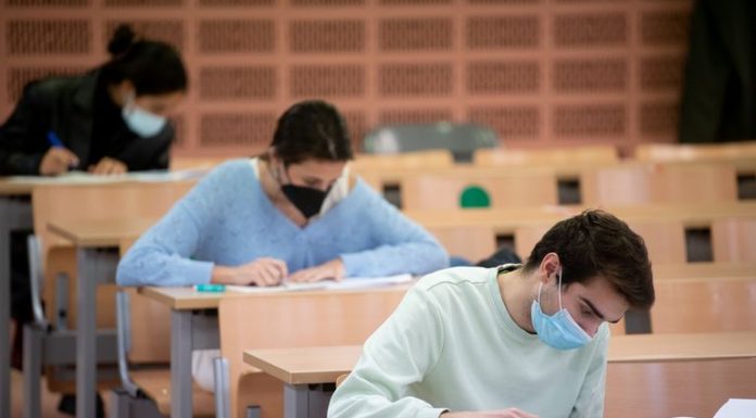 Iniciativa pol Asturiana reclama la reconocencia de los títulos oficiales d’asturianu otorgaos pola propia Conseyería d’Educación