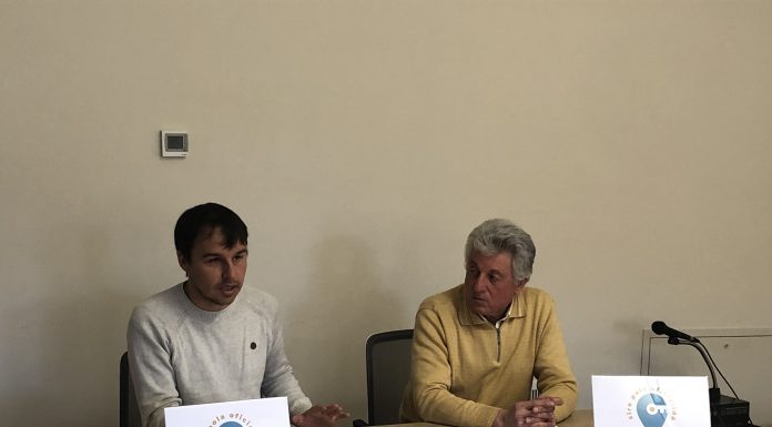 Iniciativa pol Asturianu y la Fundación Almastur presentaron la Xira pola Oficialidá