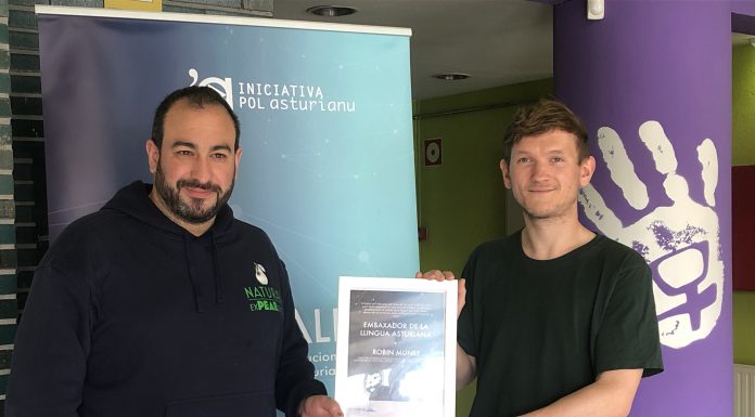 Robin Munby súmase a la llista d’Embaxadores de la Llingua Asturiana