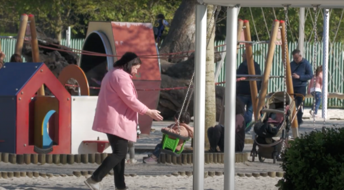 Documental: De güeles a nietes, el retu de la tresmisión xeneracional del asturianu