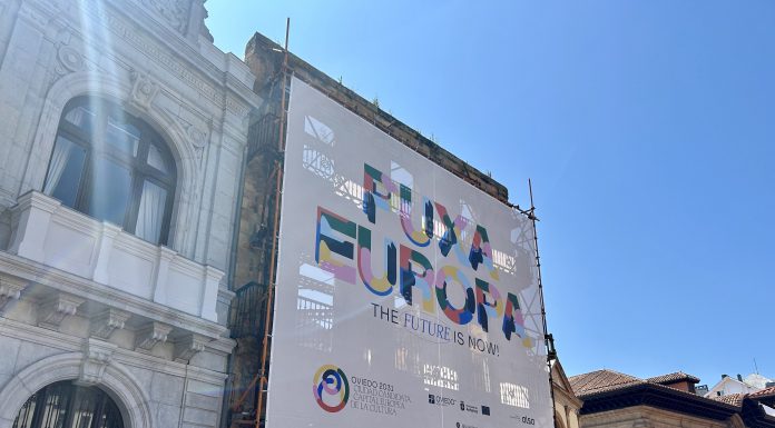 Iniciativa pol Asturianu pide “coherencia” al Conceyu d’Uviéu y reclama midíes pa visibilizar l’asturianu