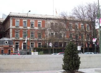 L’asturianu, escluyíu na refundación de la ‘Oficina de las lenguas oficiales’