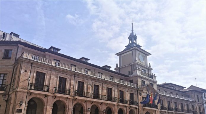 Iniciativa pol Asturianu reclama una rempuesta contundente del Gobiernu d’Uviéu al intentu d’anular la toponimia oficial de la ciudá