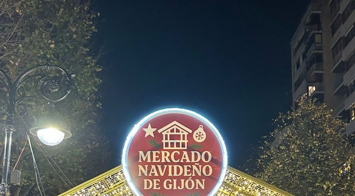 Arantza Margolles envía a una carta a Álvaro Queipo demandando la vuelta del asturianu al Mercáu Navidiegu de Xixón