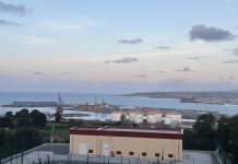 Iniciativa pol Asturianu propón incorporar la llingua asturiana na nueva señalización del puertu de Xixón